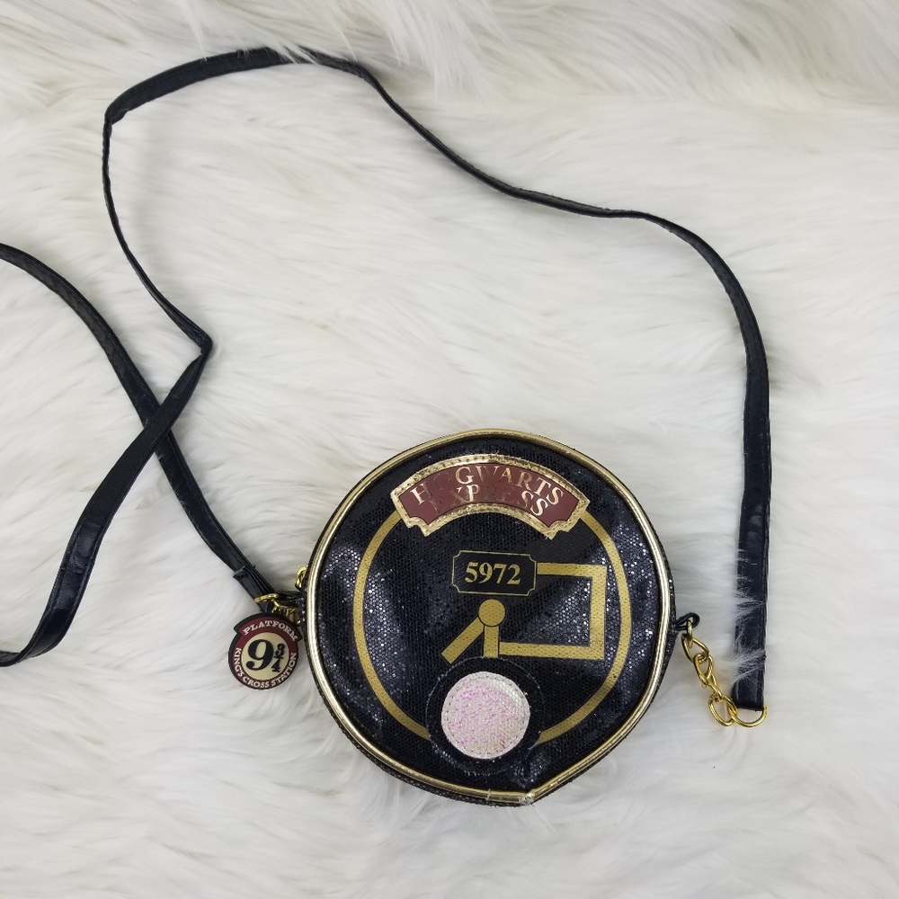 Harry Potter round crossbody purse 9 1/2 - Picture 2 of 8